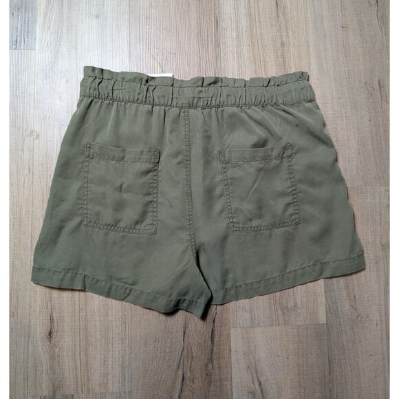 NWT LOFT Size L Shorts Pull On 100% Lyocell Olive Green Pockets Chic Utility $50 - Picture 3 of 11